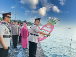 Kapolres Buton Pimpin Upacara Tabur Bunga