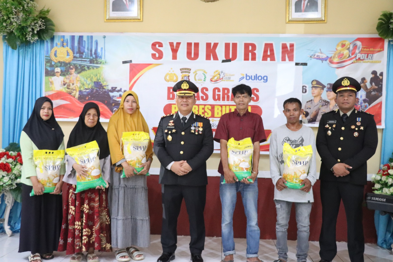 HUT Bhayangkara ke-80, Polres Buton Gelar Syukuran dan Bagikan Beras SPHP Gratis