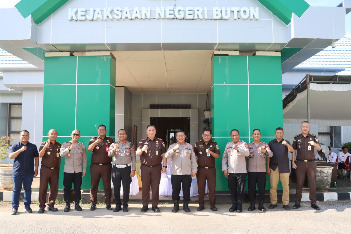 Perkuat Sinergitas Penegakan Hukum, Kapolres Buton Silaturahmi Bersama Kajari Buton