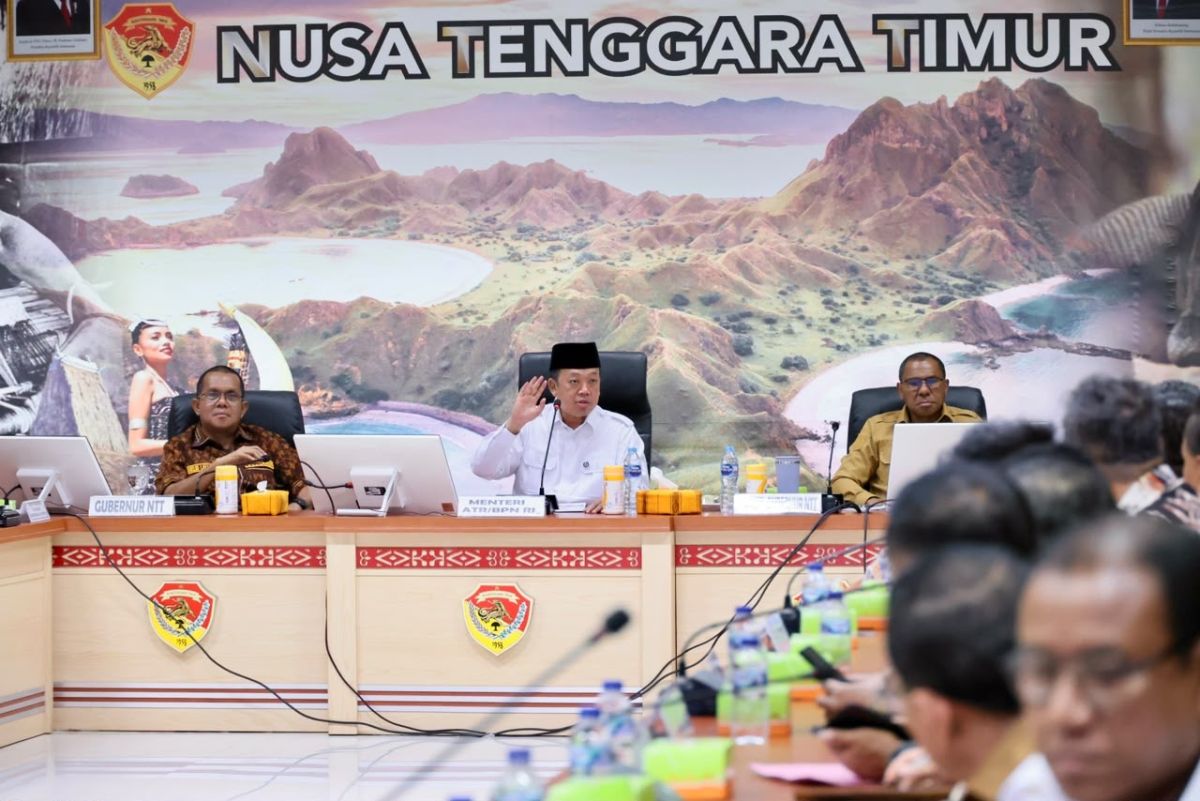 Mentri Nusron Kunker di NTT