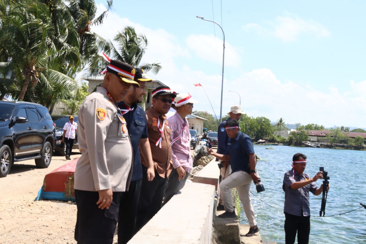 Pasca Gempa di NTT, Kapolres Bersama Bupati Buton Sambangi Kampung Nelayan
