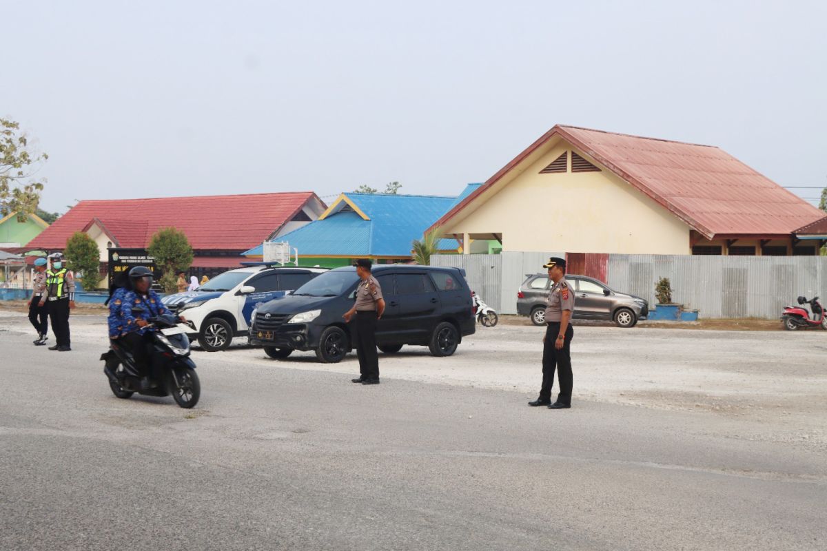 Wakapolres Buton Bersama PJU Turun Langsung Lakukan Pengaturan